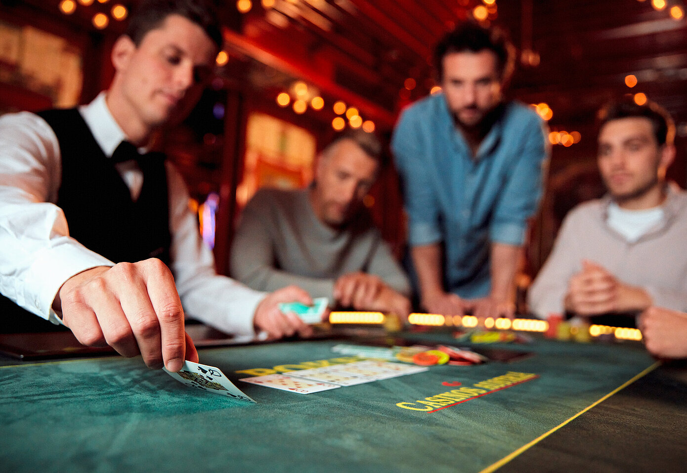 what to know before playing poker in a casino