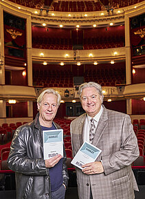 Burgtheater Direktor Stefan Bachmann mit Casinos Austria Generaldirektor Erwin van Lambaart. 