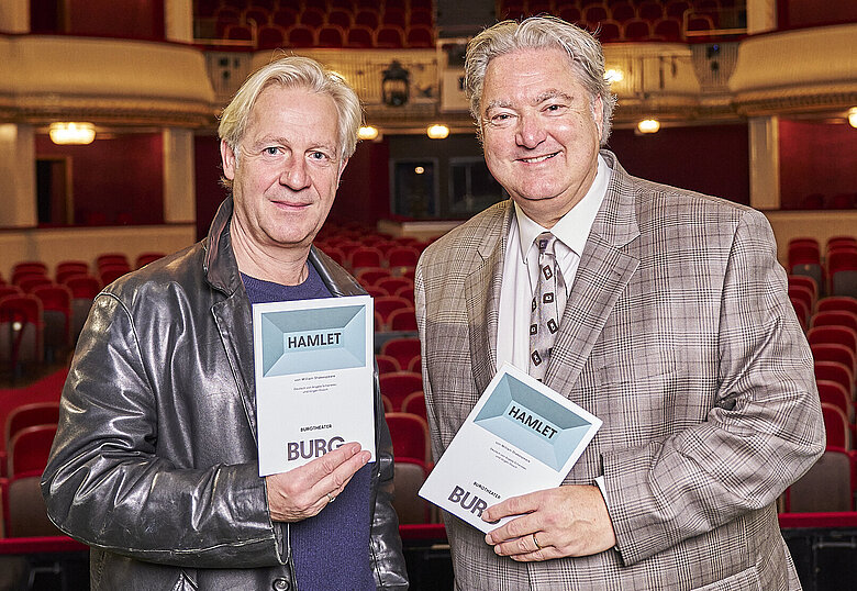 Burgtheater Direktor Stefan Bachmann mit Casinos Austria Generaldirektor Erwin van Lambaart. 