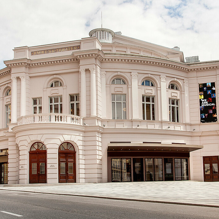 Raimund Theater Außenansicht bei Tag