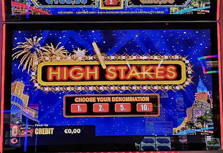 Frontansicht High Stakes Aristocrat Automat